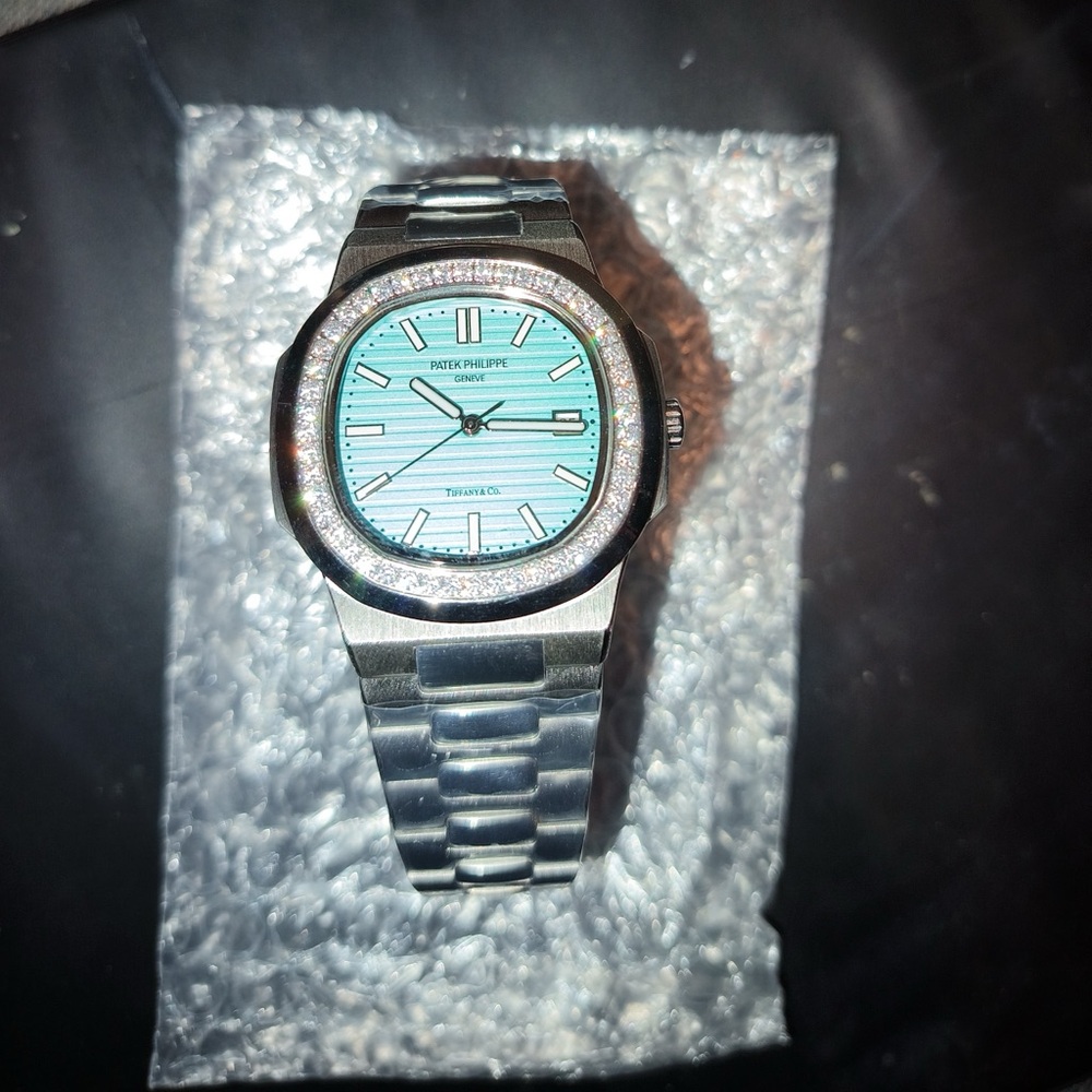 Iconic Gentlemen Blue Dial Stainless Steel Diamond Bezel Watch